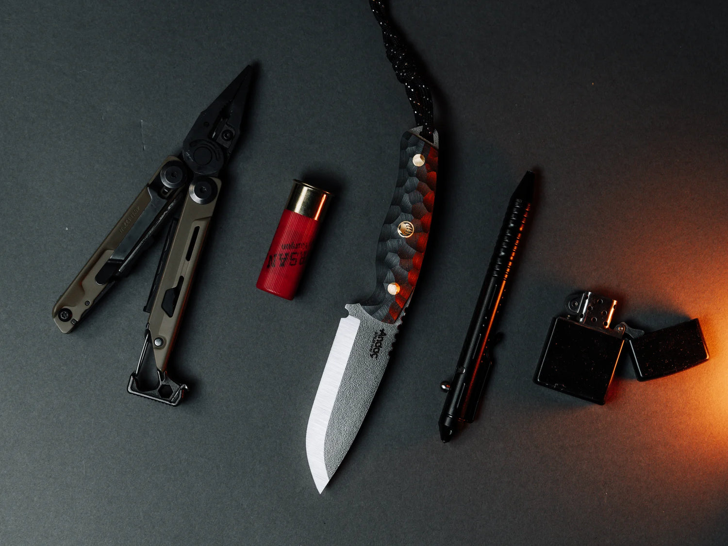 Aurora Scandi - Siyah Kompakt Kabza