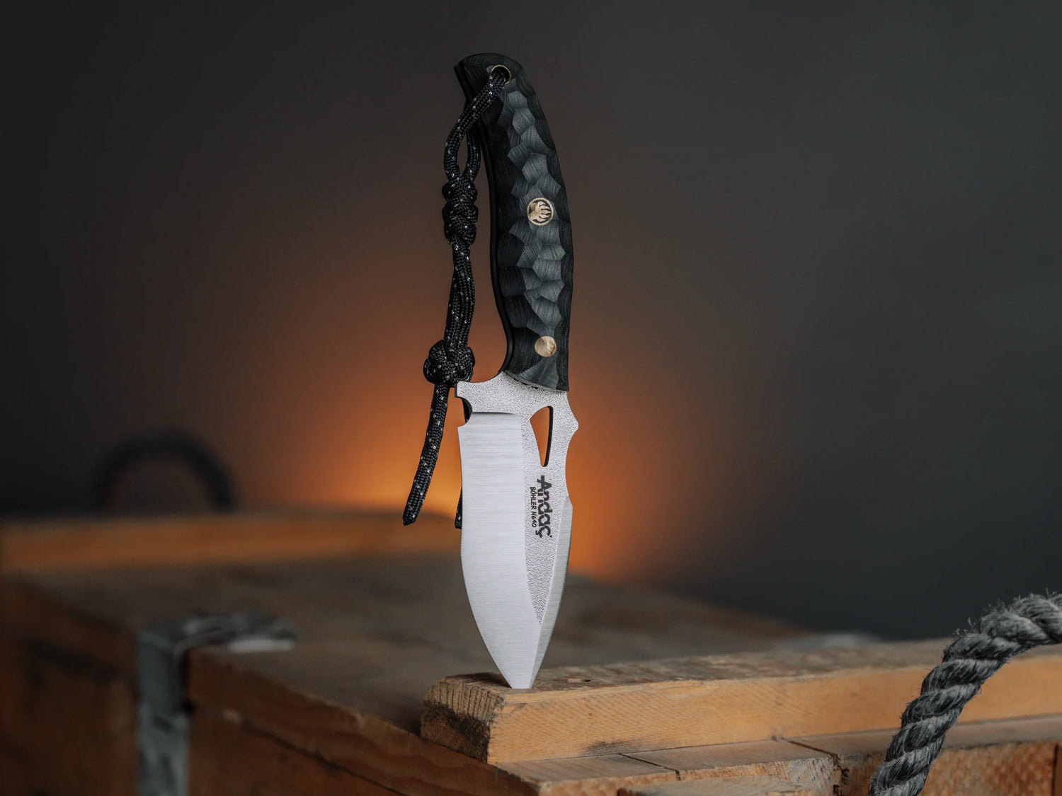 Hawk - Siyah Kompakt Kabza