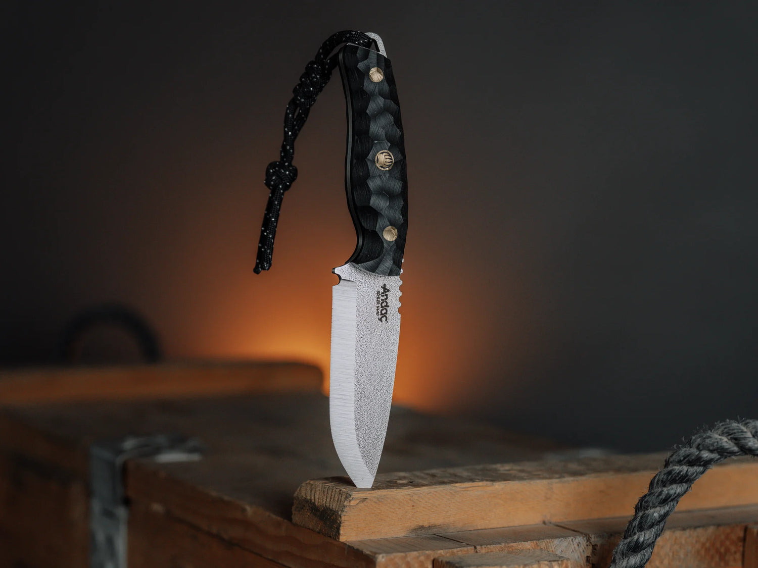 Aurora Scandi - Siyah Kompakt Kabza