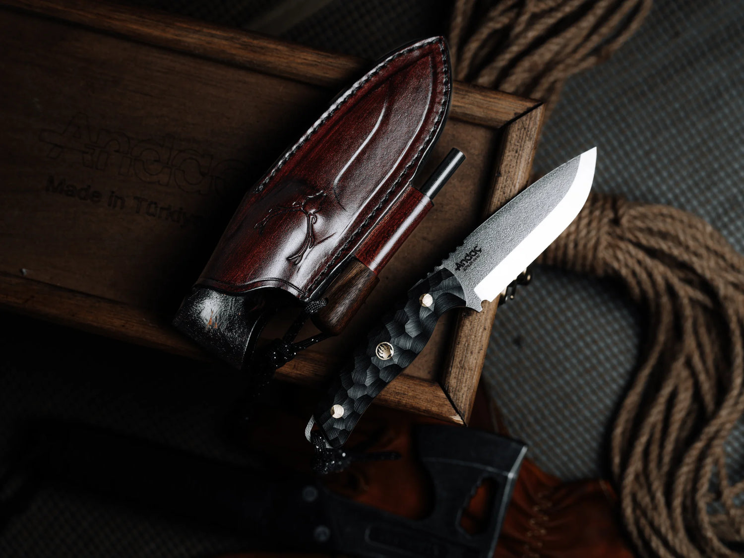 Aurora Scandi - Siyah Kompakt Kabza